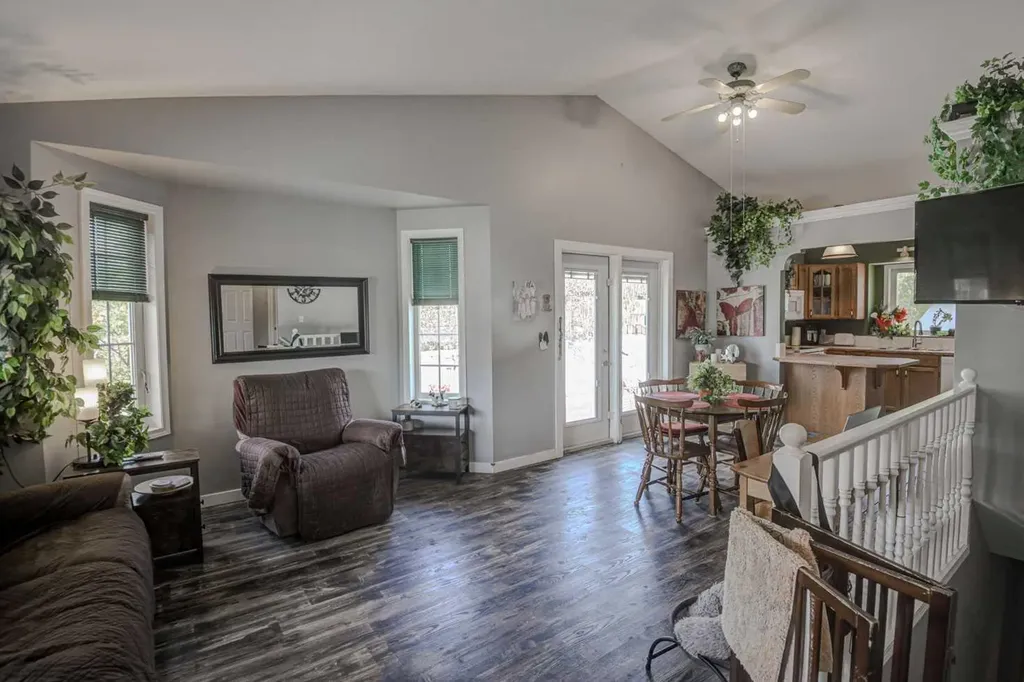 1625 15a Street Didsbury AB T0M 0W0