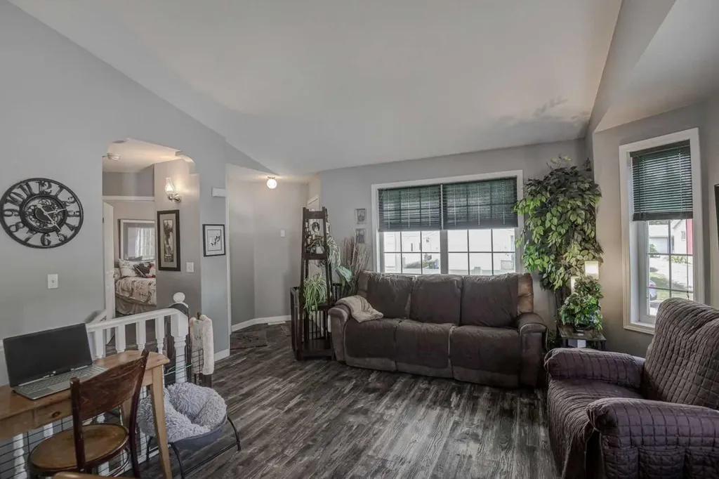 1625 15a Street Didsbury AB T0M 0W0