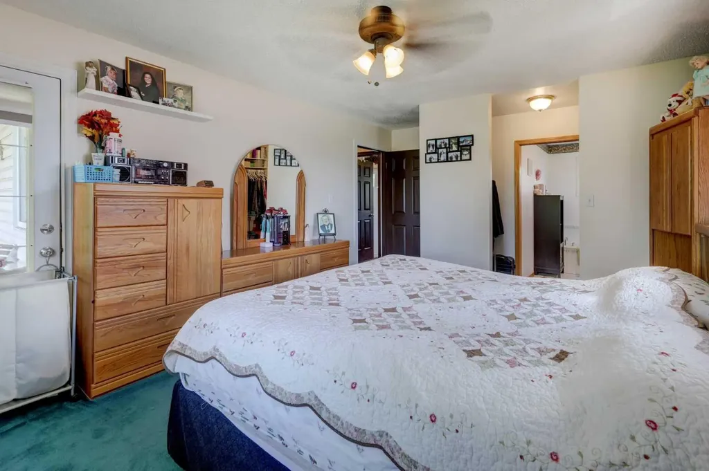 426 9 Street Beiseker AB T0M 0G0