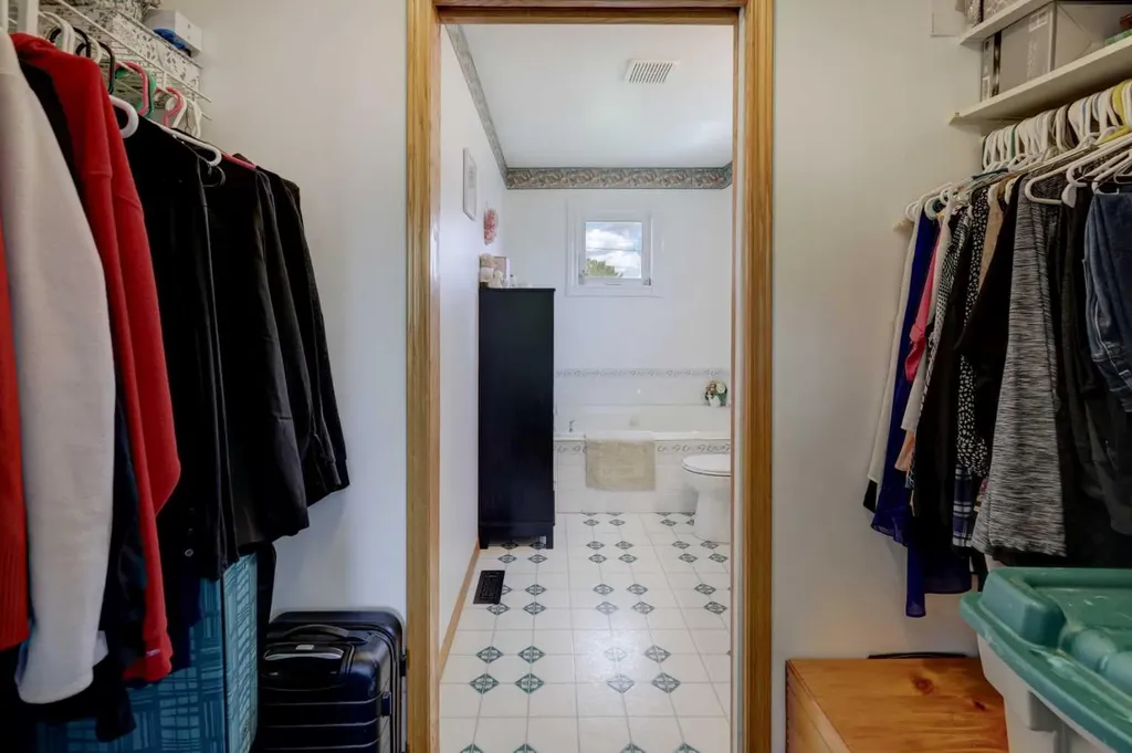 426 9 Street Beiseker AB T0M 0G0