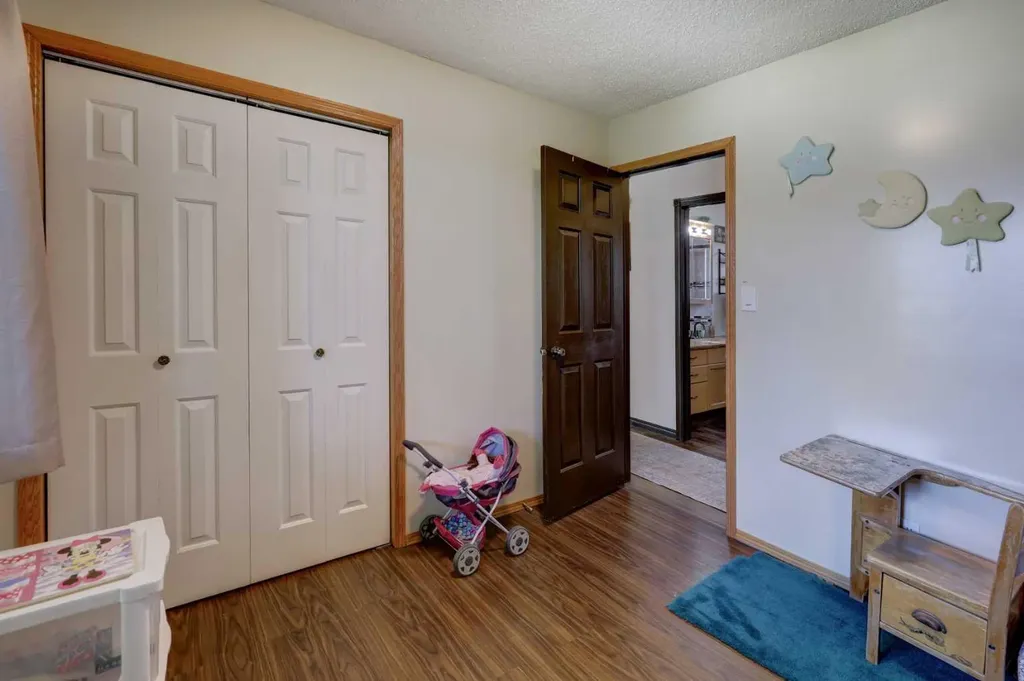 426 9 Street Beiseker AB T0M 0G0