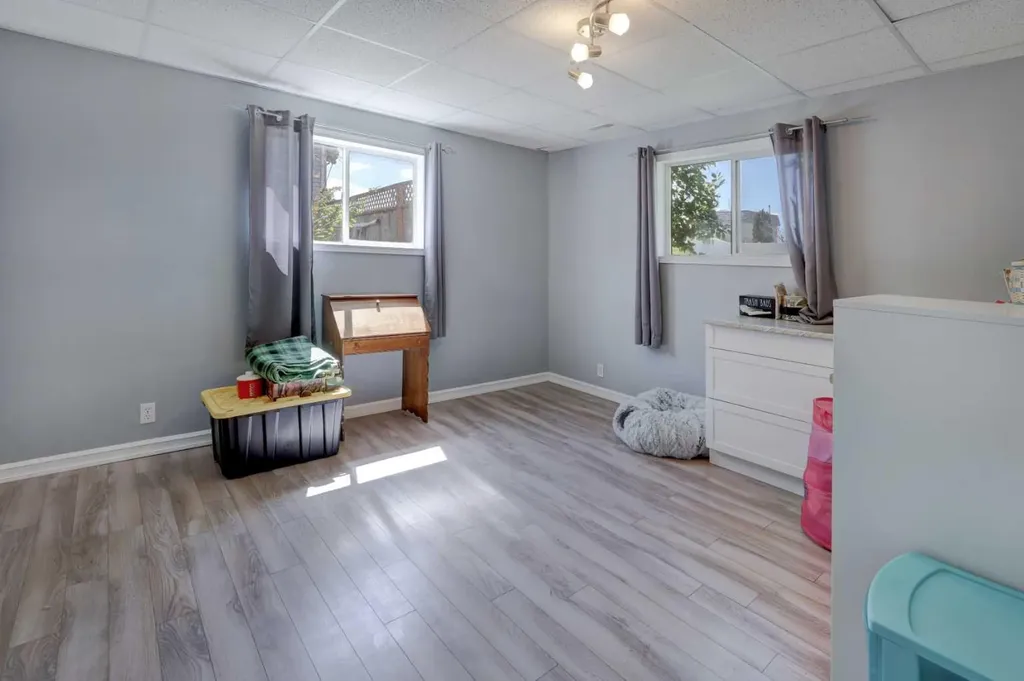 426 9 Street Beiseker AB T0M 0G0
