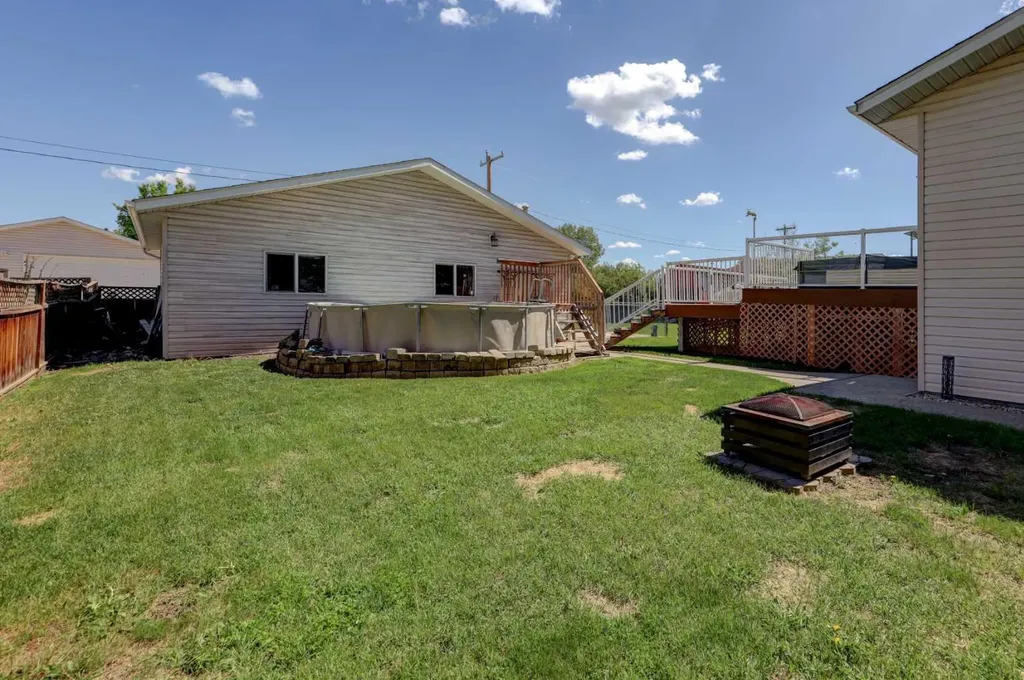 426 9 Street Beiseker AB T0M 0G0