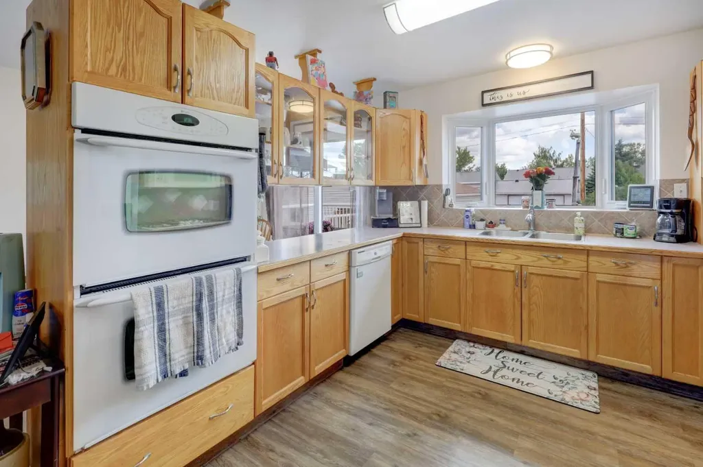 426 9 Street Beiseker AB T0M 0G0