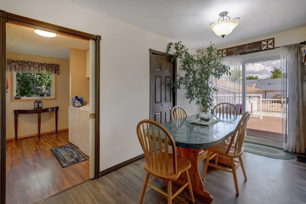 426 9 Street Beiseker AB T0M 0G0
