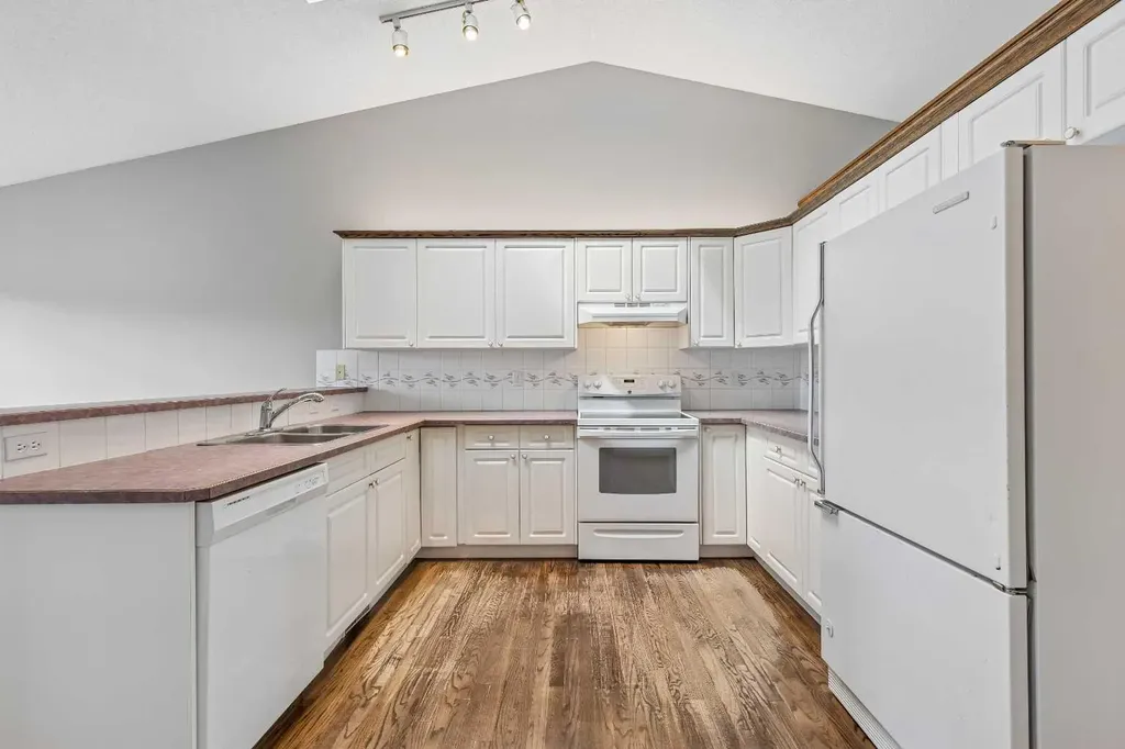 121 Quigley Drive Cochrane AB T4C1R1