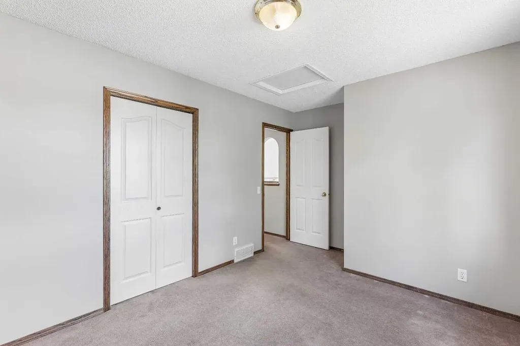 121 Quigley Drive Cochrane AB T4C1R1