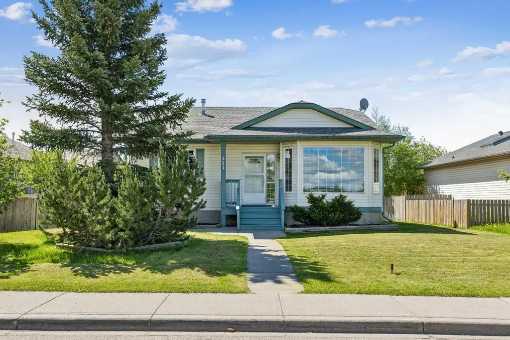 121 Quigley Drive Cochrane AB T4C1R1