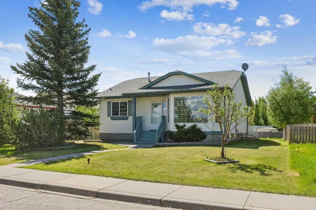 121 Quigley Drive Cochrane AB T4C1R1