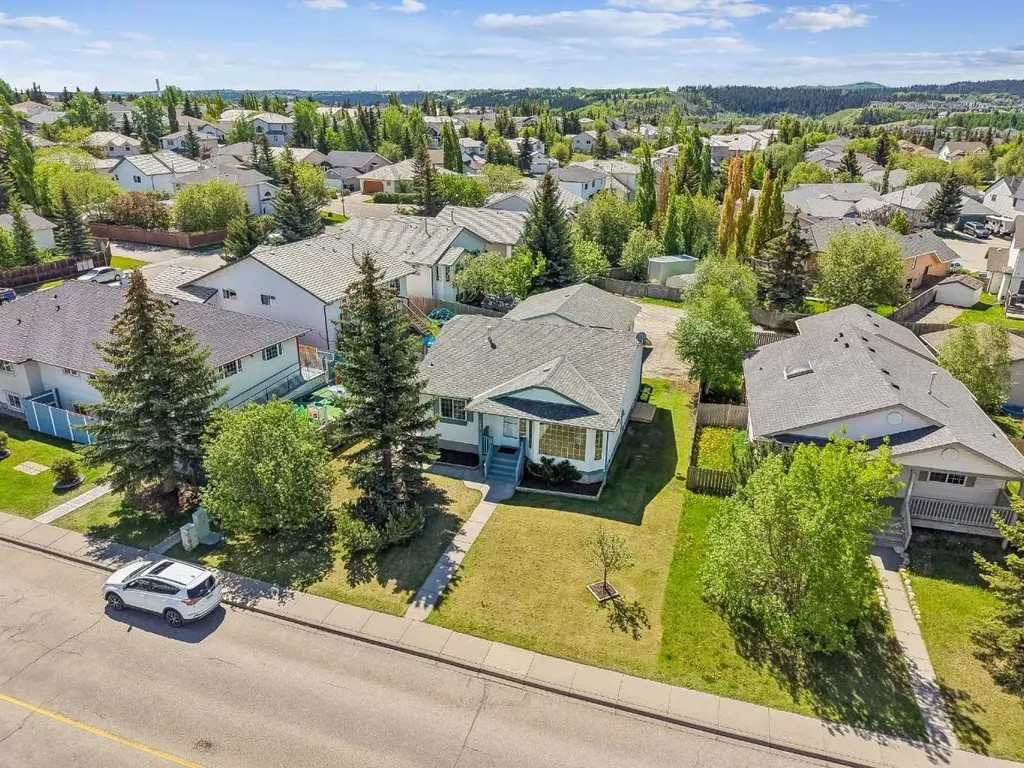 121 Quigley Drive Cochrane AB T4C1R1