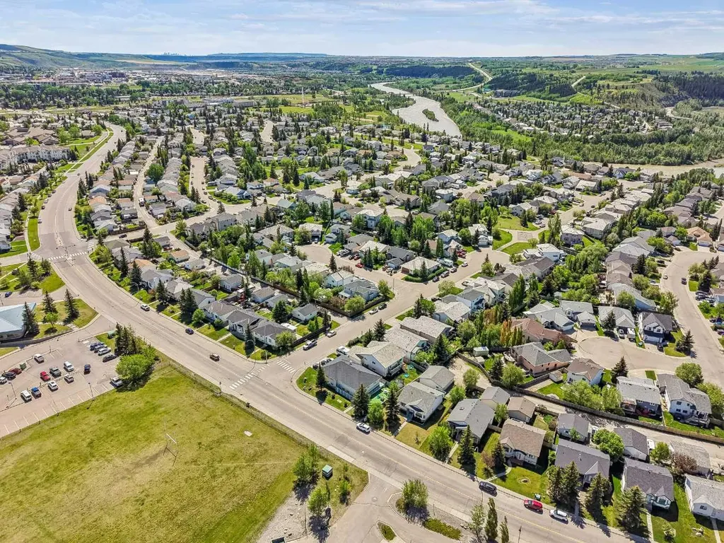 121 Quigley Drive Cochrane AB T4C1R1