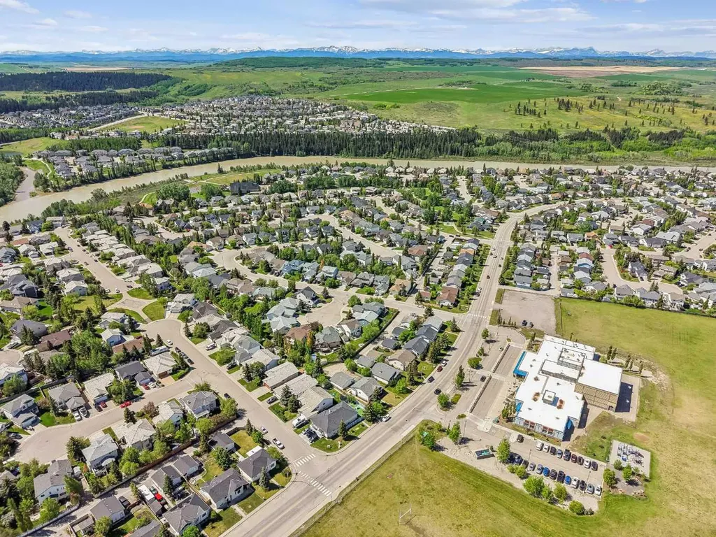 121 Quigley Drive Cochrane AB T4C1R1