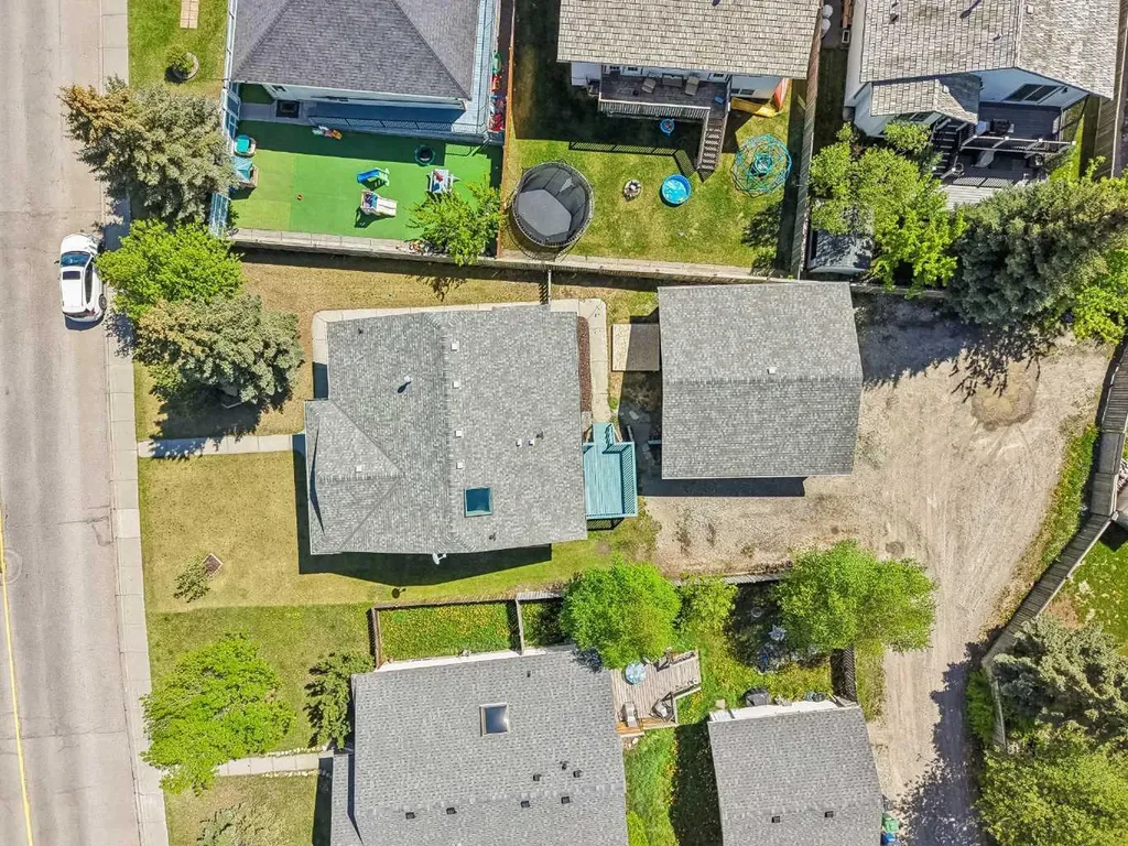 121 Quigley Drive Cochrane AB T4C1R1