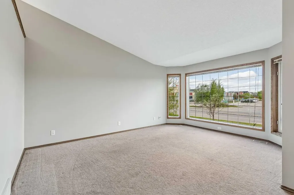 121 Quigley Drive Cochrane AB T4C1R1