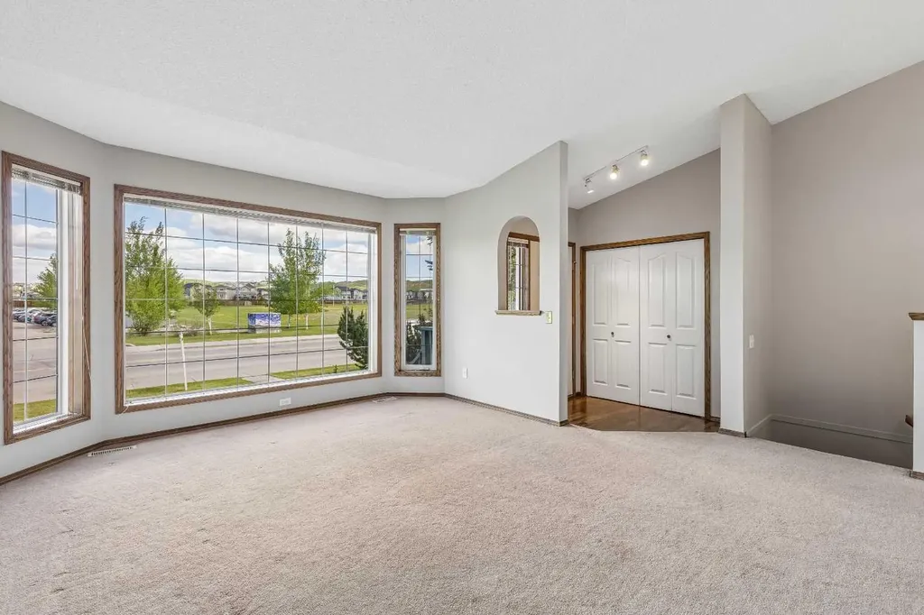 121 Quigley Drive Cochrane AB T4C1R1