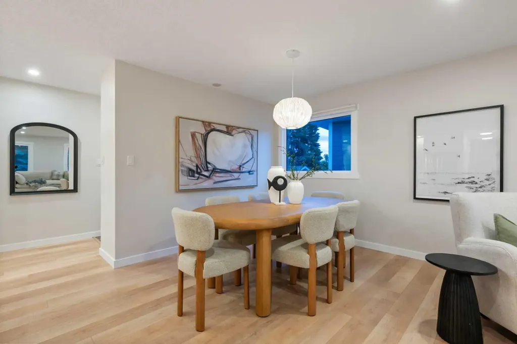 1575 Lake Bonavista Drive SE Calgary AB T2J 2X8