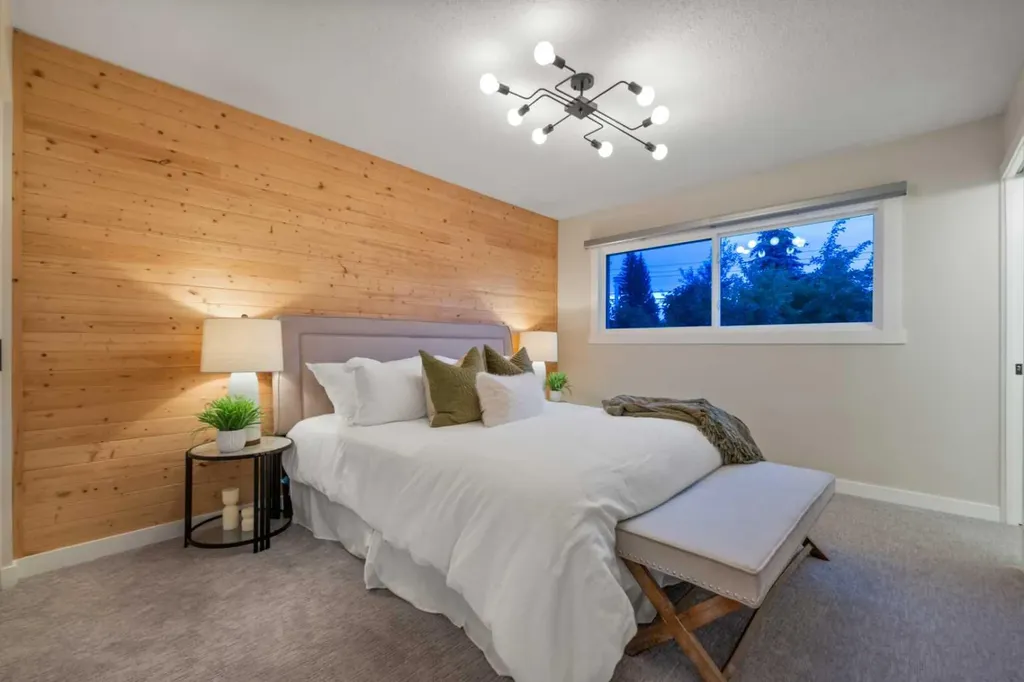 1575 Lake Bonavista Drive SE Calgary AB T2J 2X8