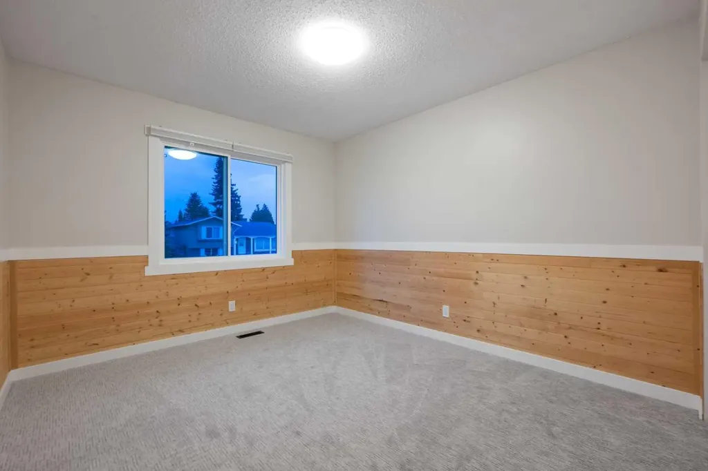 1575 Lake Bonavista Drive SE Calgary AB T2J 2X8