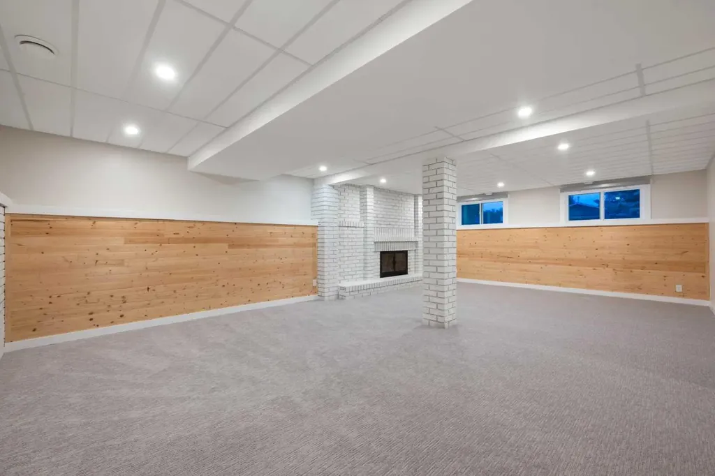 1575 Lake Bonavista Drive SE Calgary AB T2J 2X8