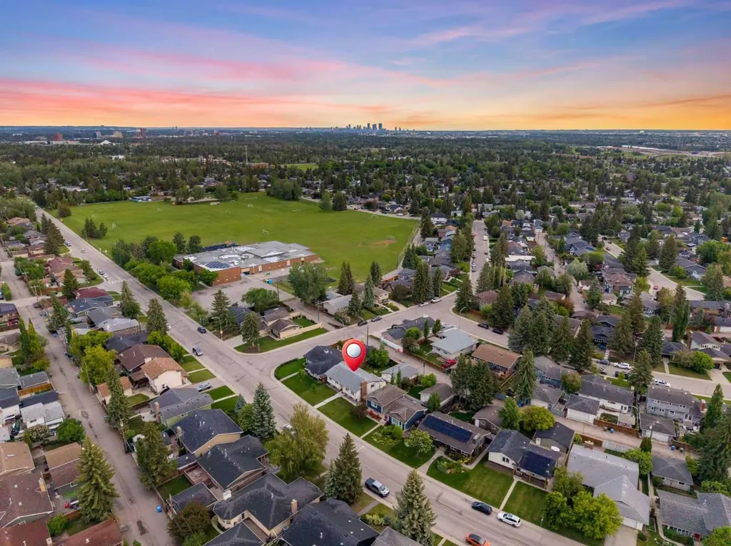 1575 Lake Bonavista Drive SE Calgary AB T2J 2X8