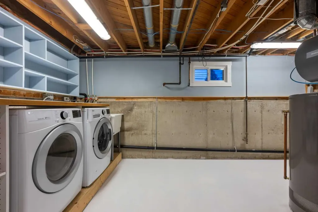 1575 Lake Bonavista Drive SE Calgary AB T2J 2X8