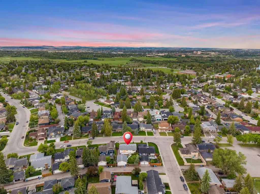 1575 Lake Bonavista Drive SE Calgary AB T2J 2X8
