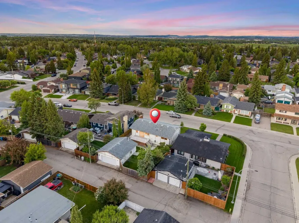 1575 Lake Bonavista Drive SE Calgary AB T2J 2X8