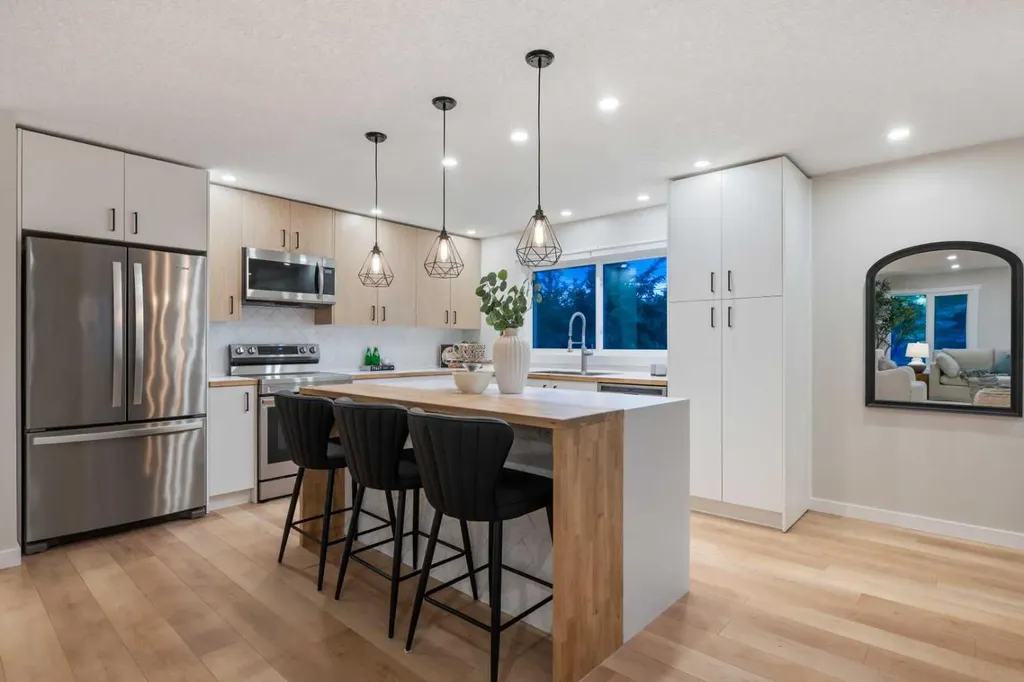 1575 Lake Bonavista Drive SE Calgary AB T2J 2X8