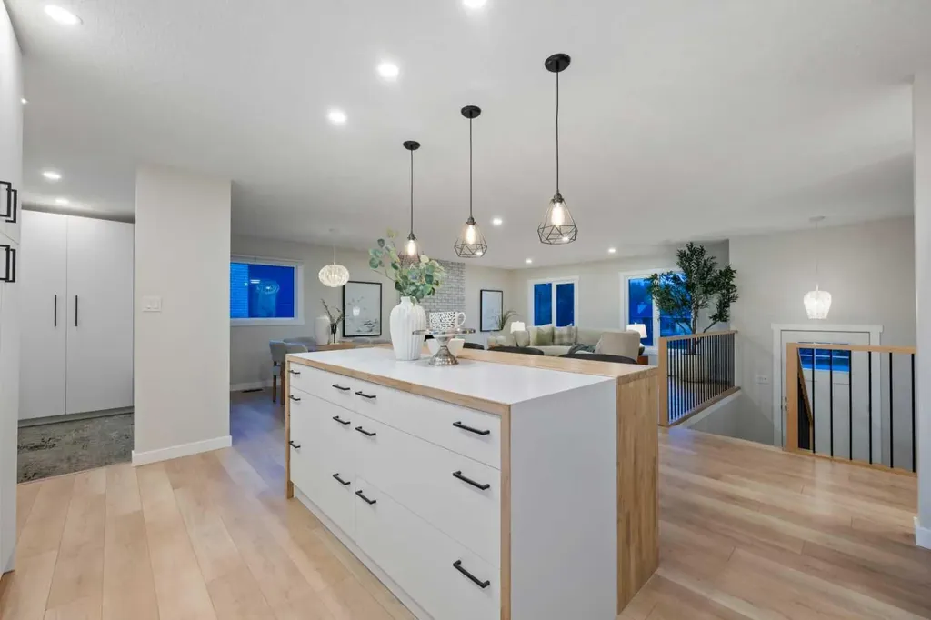 1575 Lake Bonavista Drive SE Calgary AB T2J 2X8