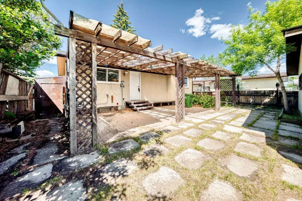 3224 Rundlelawn Road NE Calgary AB T1y3h5