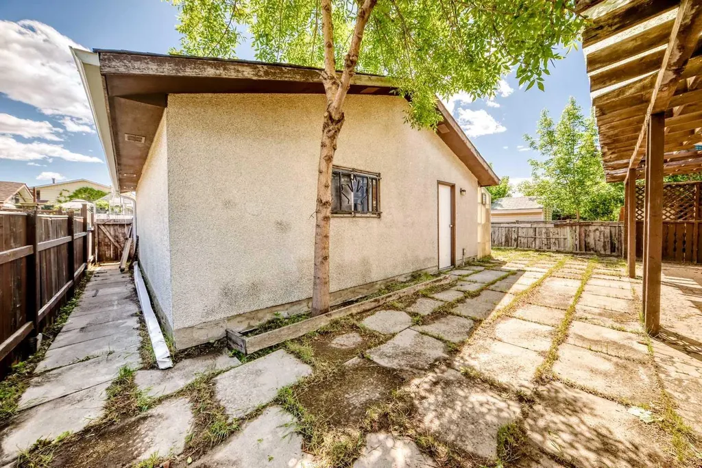 3224 Rundlelawn Road NE Calgary AB T1y3h5