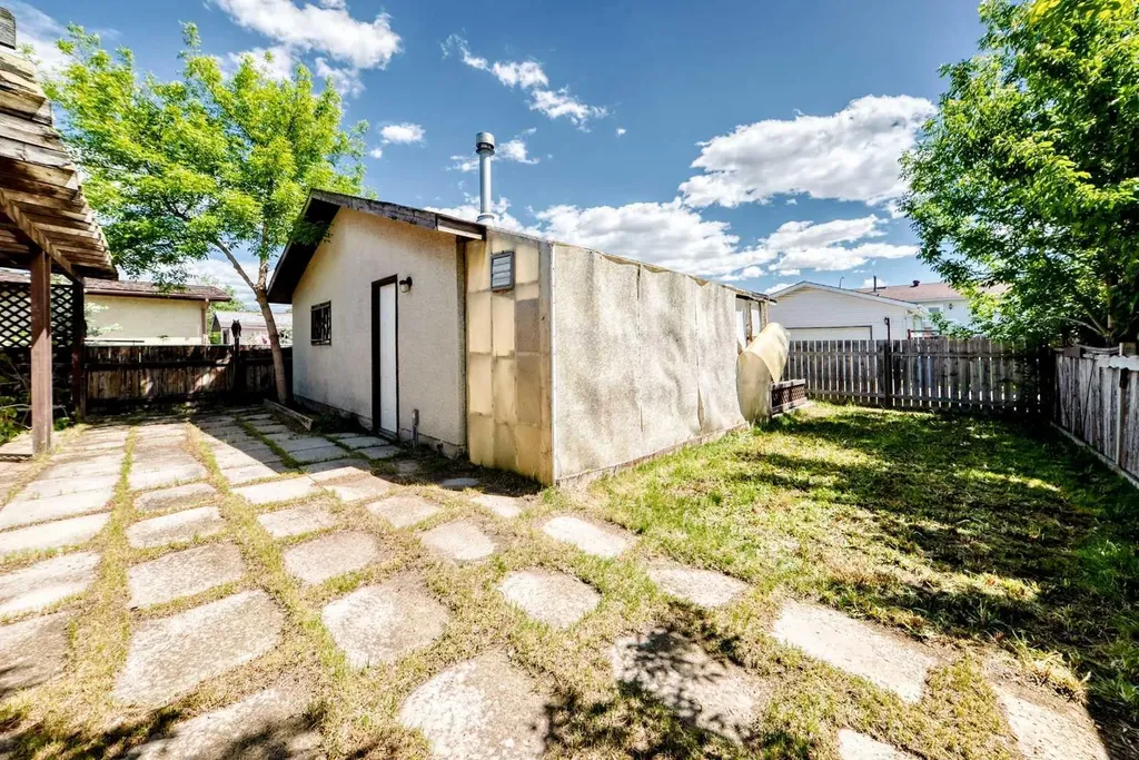 3224 Rundlelawn Road NE Calgary AB T1y3h5