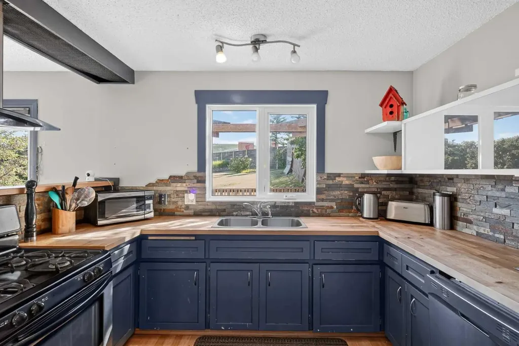 26 Glenpatrick Crescent Cochrane AB T4C 1G3