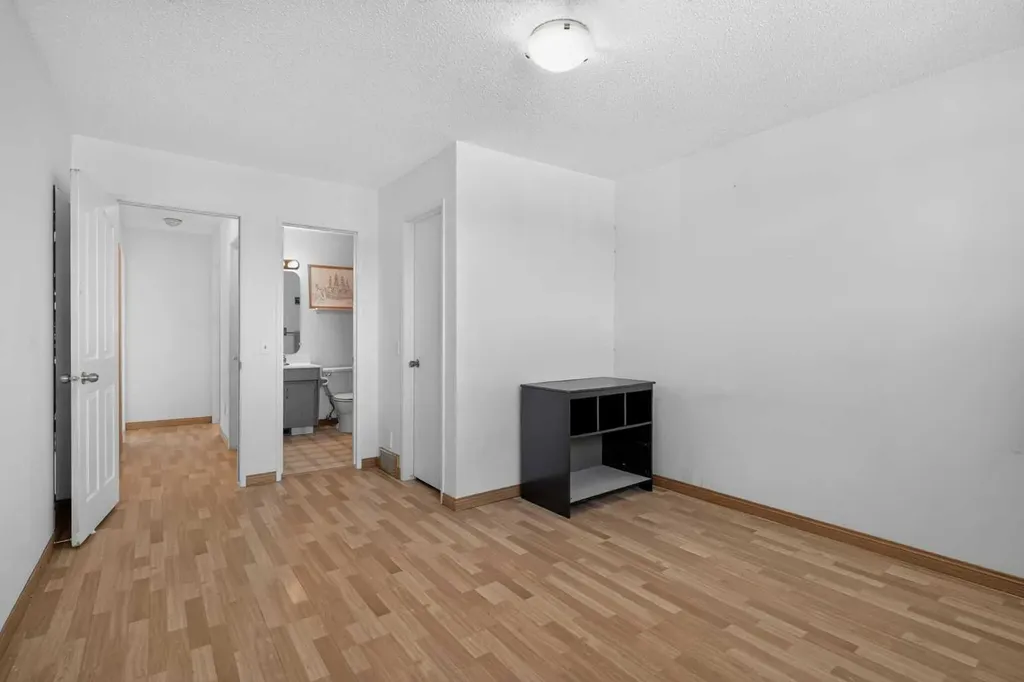 26 Glenpatrick Crescent Cochrane AB T4C 1G3