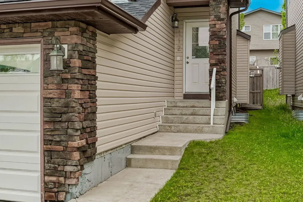 112 Kincora Glen Road NW Calgary AB T3R 0C4