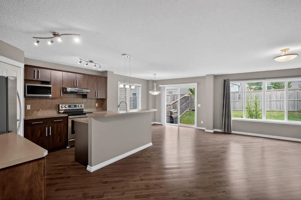 112 Kincora Glen Road NW Calgary AB T3R 0C4