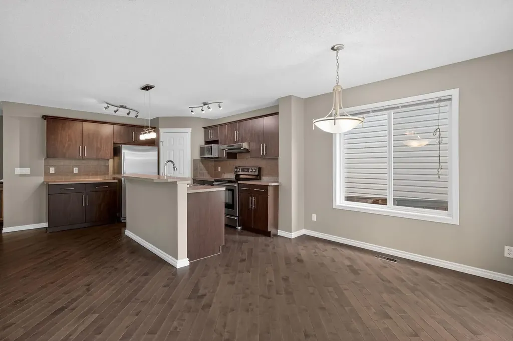 112 Kincora Glen Road NW Calgary AB T3R 0C4