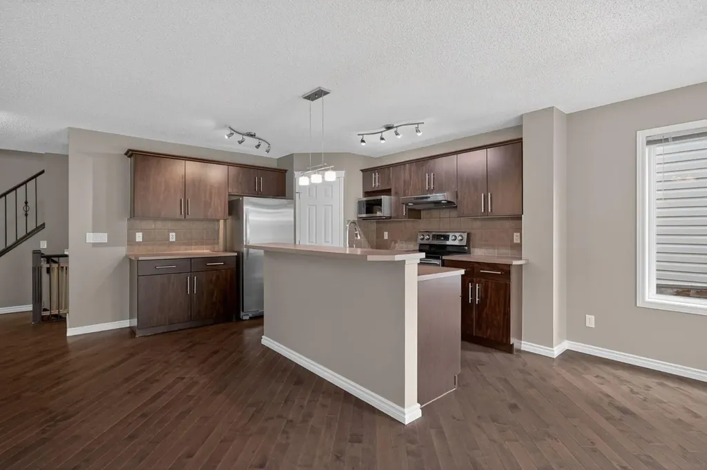 112 Kincora Glen Road NW Calgary AB T3R 0C4