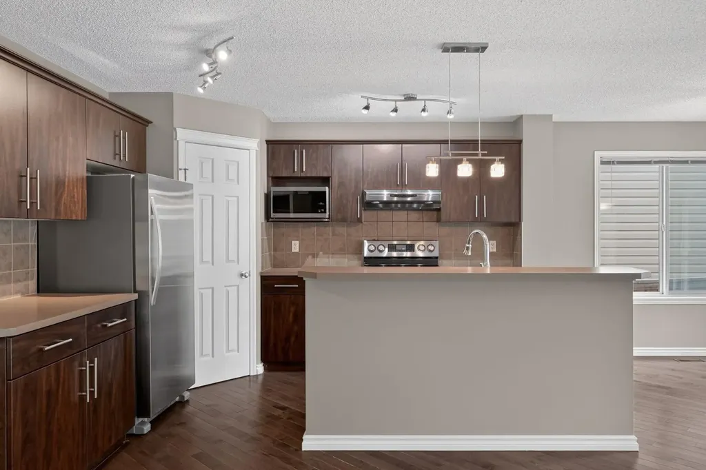 112 Kincora Glen Road NW Calgary AB T3R 0C4