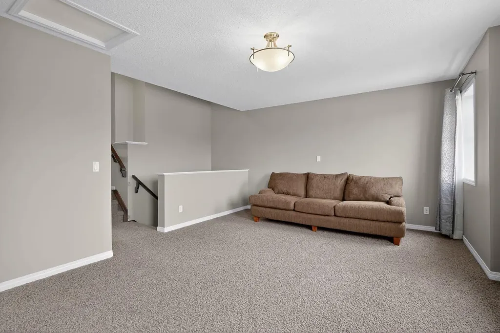 112 Kincora Glen Road NW Calgary AB T3R 0C4