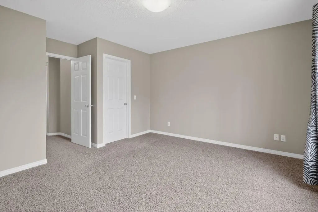 112 Kincora Glen Road NW Calgary AB T3R 0C4