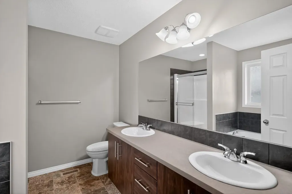 112 Kincora Glen Road NW Calgary AB T3R 0C4