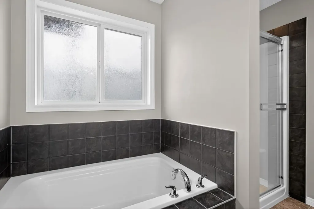 112 Kincora Glen Road NW Calgary AB T3R 0C4