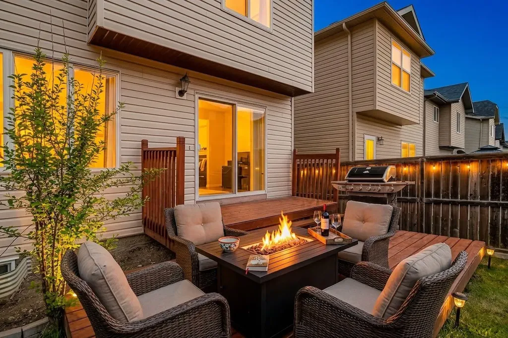 112 Kincora Glen Road NW Calgary AB T3R 0C4