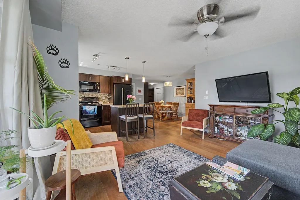 279 Copperpond Common SE Calgary AB T2Z1J1
