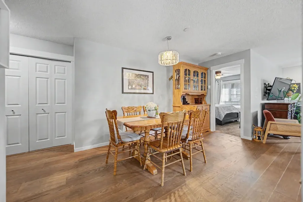 279 Copperpond Common SE Calgary AB T2Z1J1
