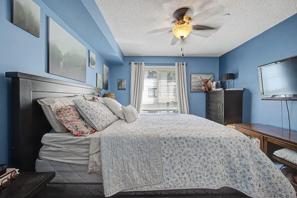 279 Copperpond Common SE Calgary AB T2Z1J1