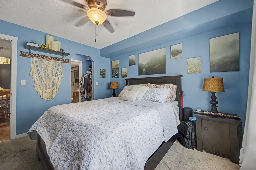 279 Copperpond Common SE Calgary AB T2Z1J1