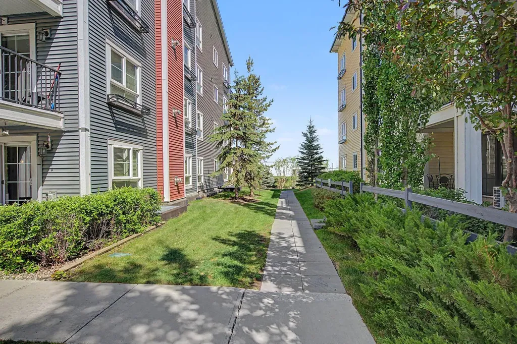 279 Copperpond Common SE Calgary AB T2Z1J1