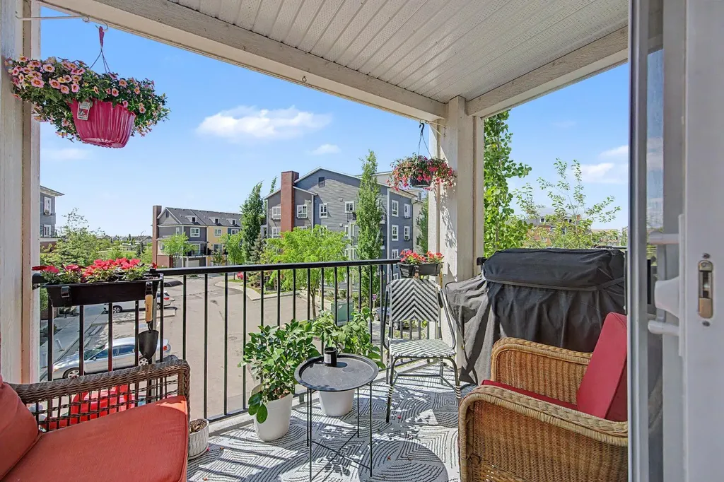279 Copperpond Common SE Calgary AB T2Z1J1
